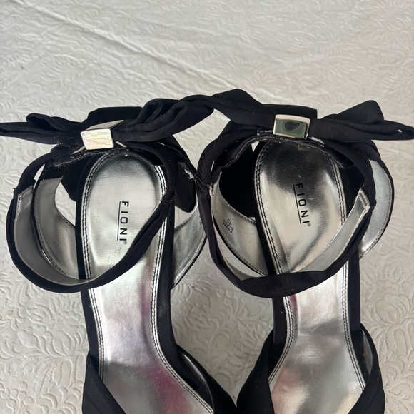 Fioni Elegant Black Satin Heels with Bow Accent/Silver Heels, Size 9 - Picture 5 of 14